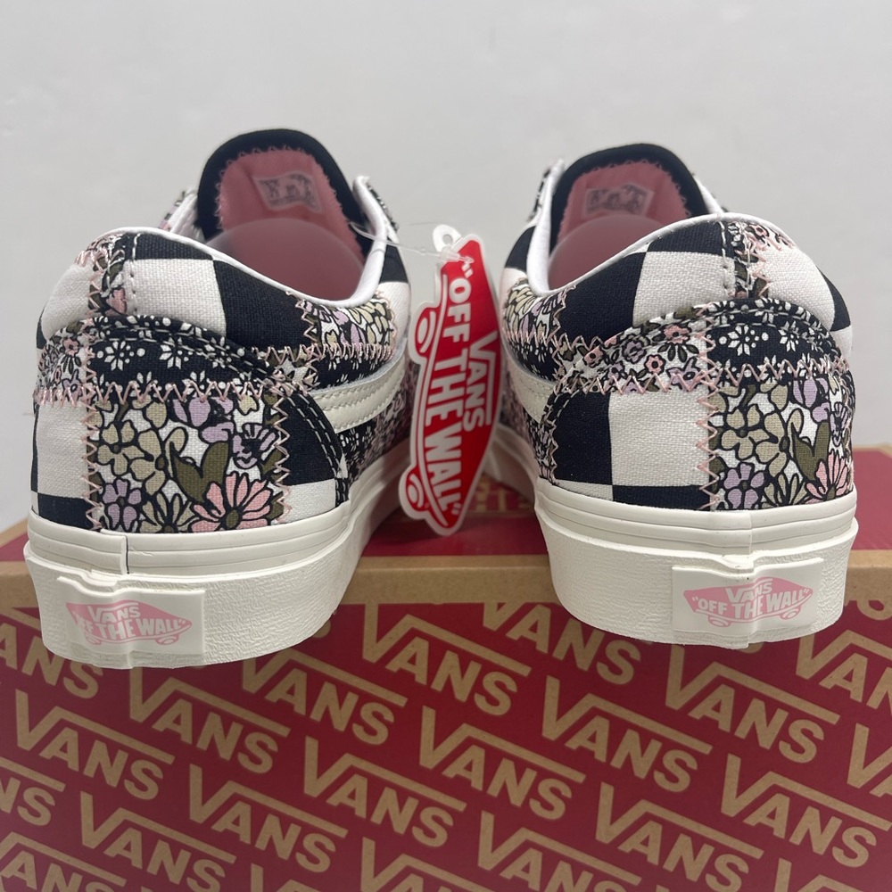 Vans WMNS Vans Old Skool
(Patchwork Floral) Marshmallow Sneakers 
VN0A38G19FY - Picture 4 of 16